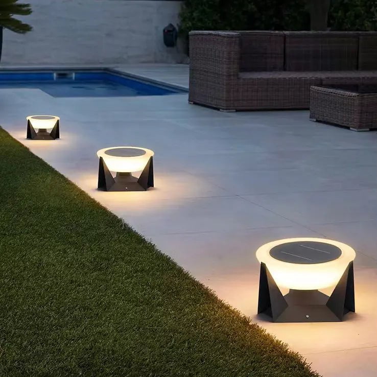 Landing Light (Outdoor Solar) - Designer's Top Pick