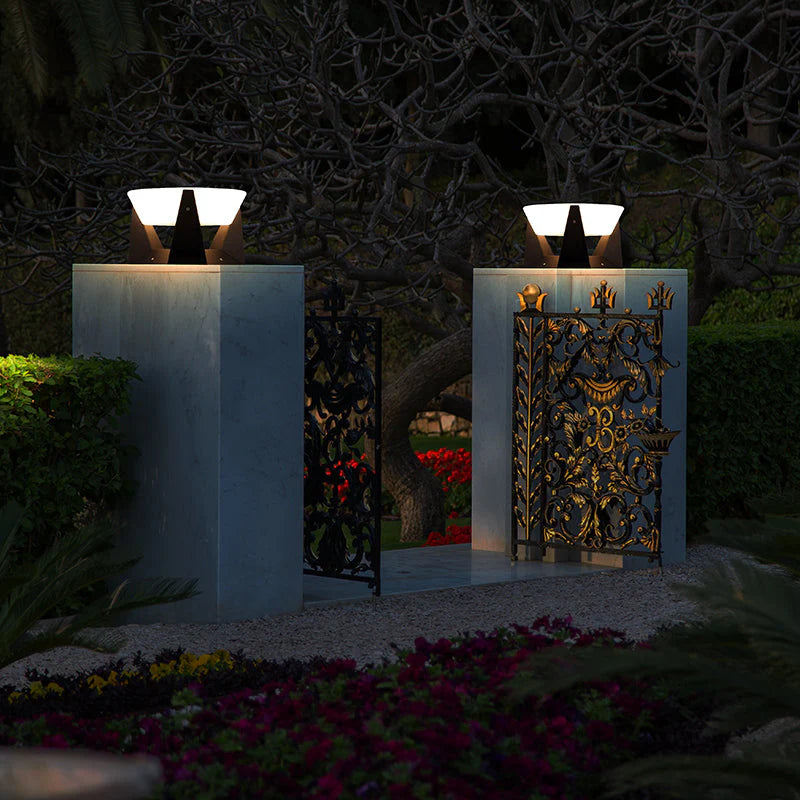 Landing Light (Outdoor Solar) - Designer's Top Pick