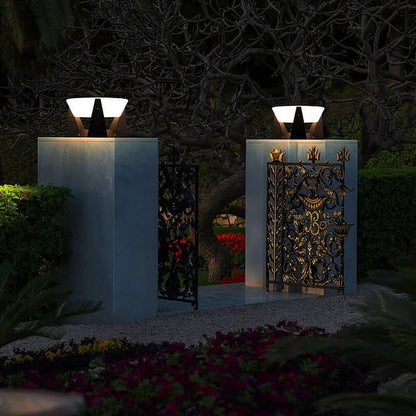 Landing Light (Outdoor Solar) - Designer's Top Pick