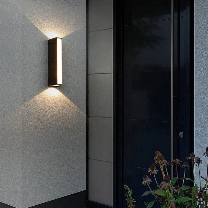 Cascade Wall Light – Modern Elegance for Any Space