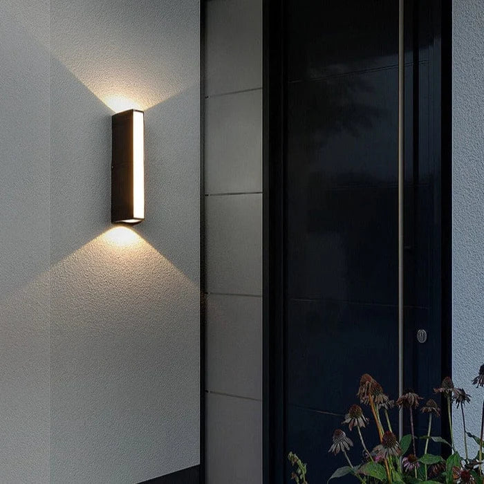 Cascade Wall Light – Modern Elegance for Any Space